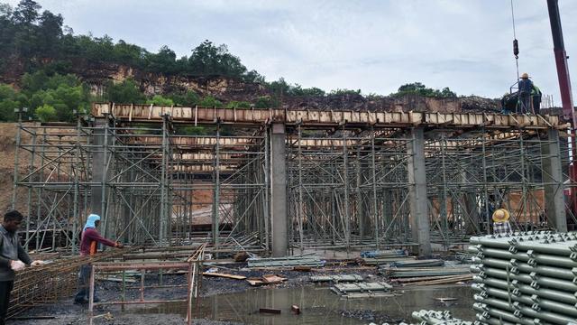 Shoring across the site