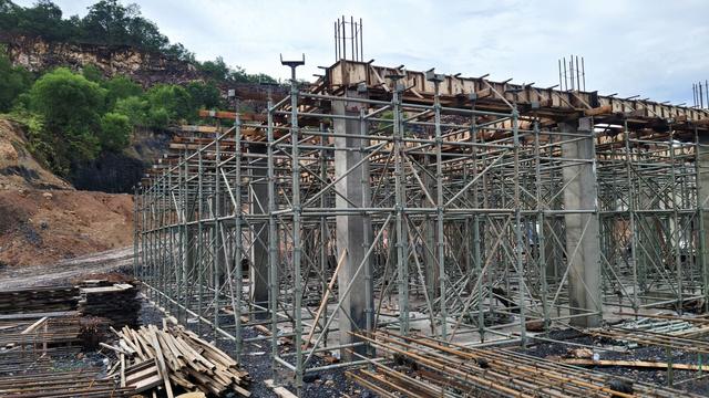 Structure, connection, detail